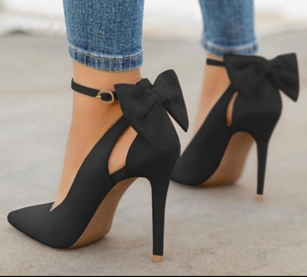 The Sovereign Bow Heel
