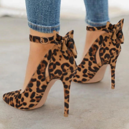 The Sovereign Bow Heel